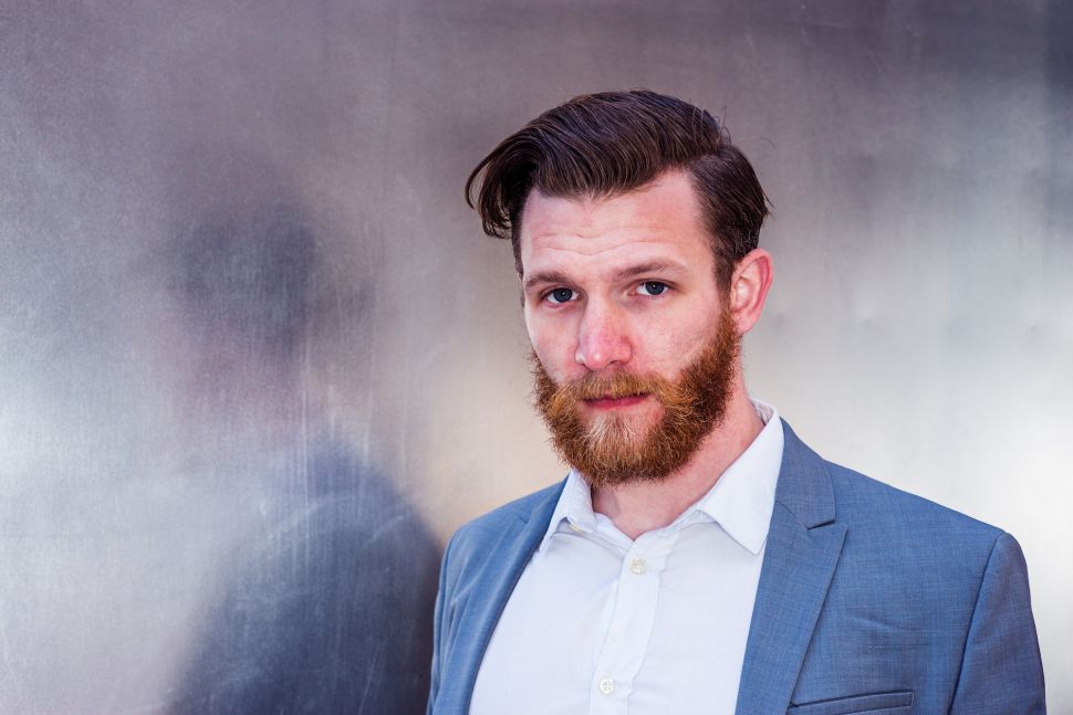 Neden Bazı Erkeklerin Saçları Değil de Sakalları Kızıl?