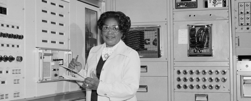 NASA, Genel Merkezine Siyahi Kadın Çalışanı Mary Jackson'un Adını Verdi